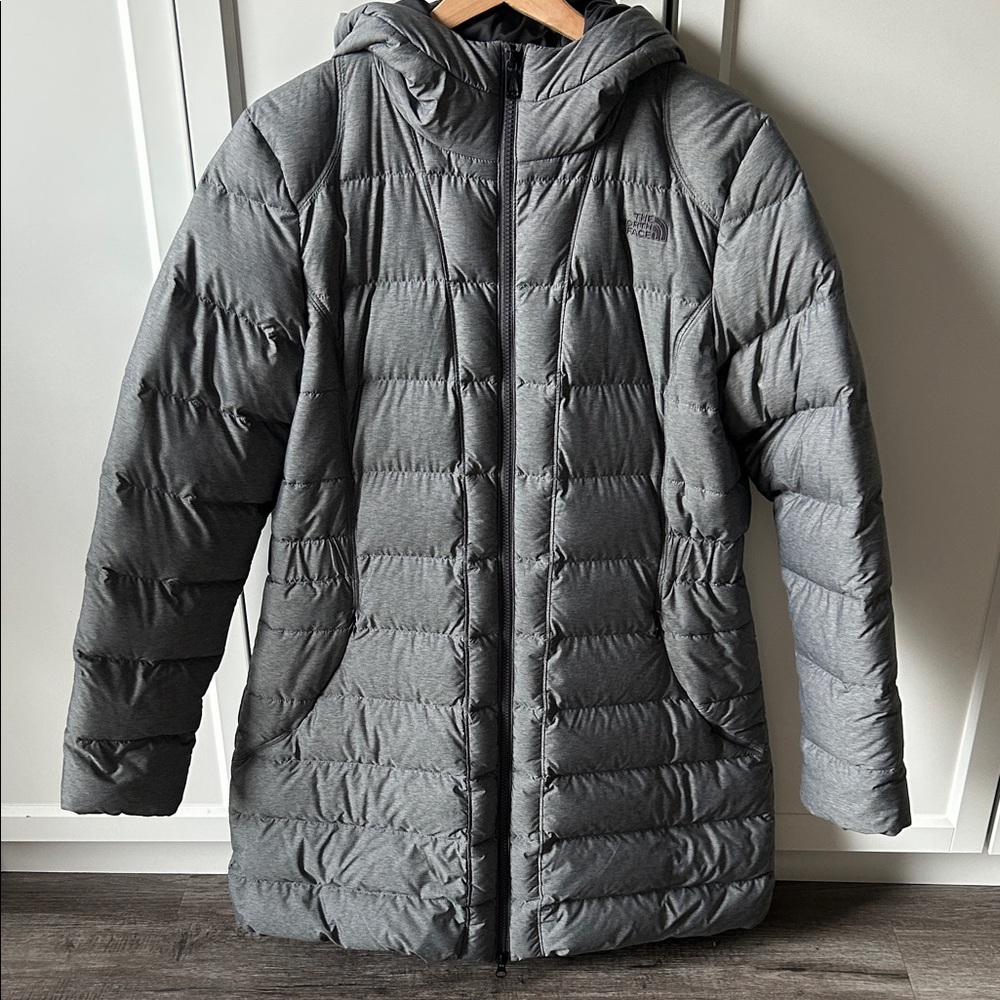 The North Face 550 women’s grey down filled puffer jacket size large